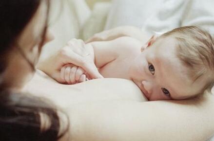 母乳分析儀：母乳喂養對寶寶和媽媽的影響